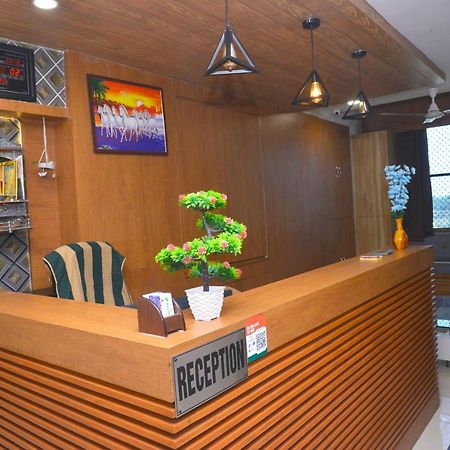 Hotel Asopalav 甘地讷格尔 外观 照片
