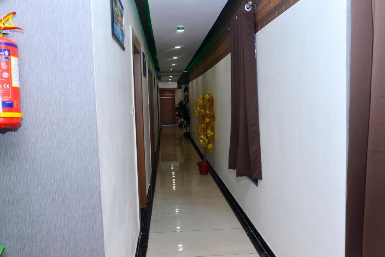 Hotel Asopalav 甘地讷格尔 外观 照片