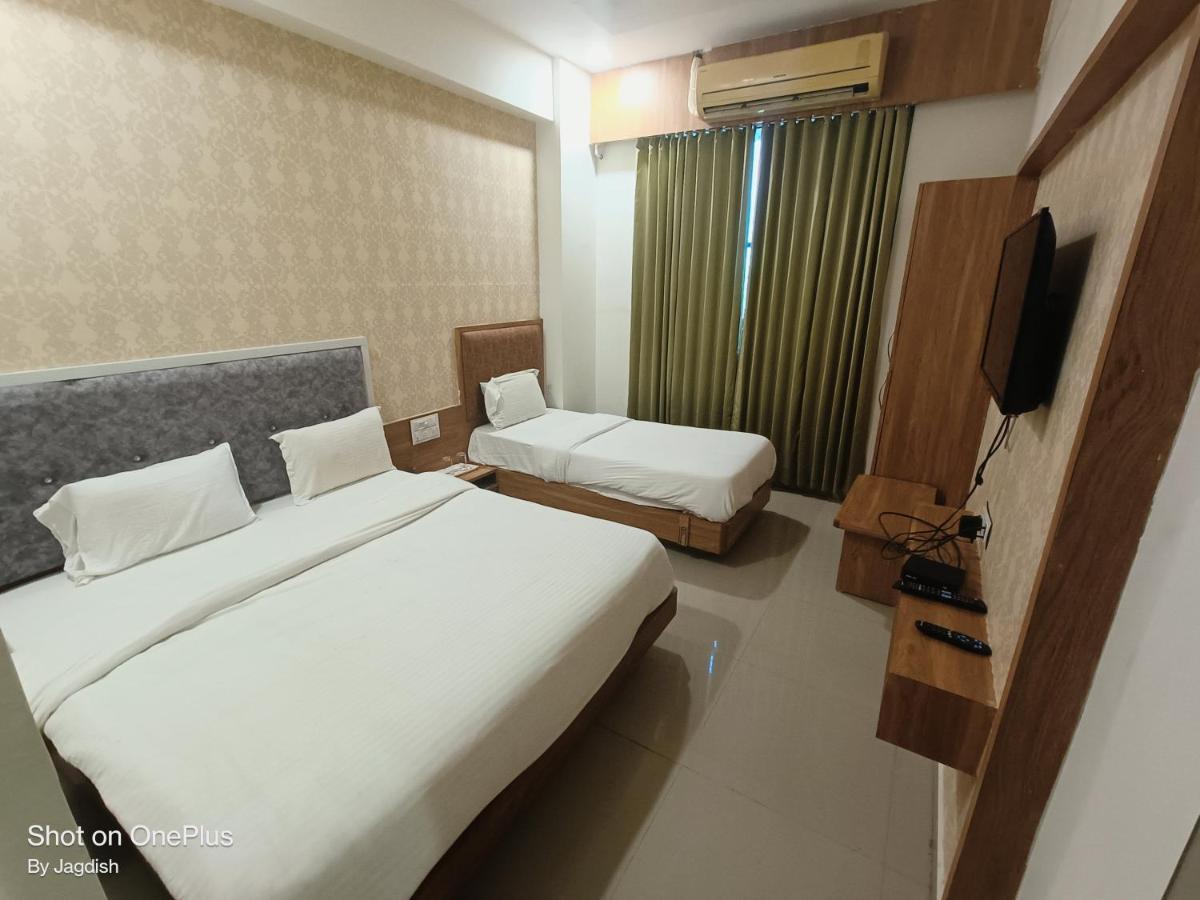 Hotel Asopalav 甘地讷格尔 外观 照片