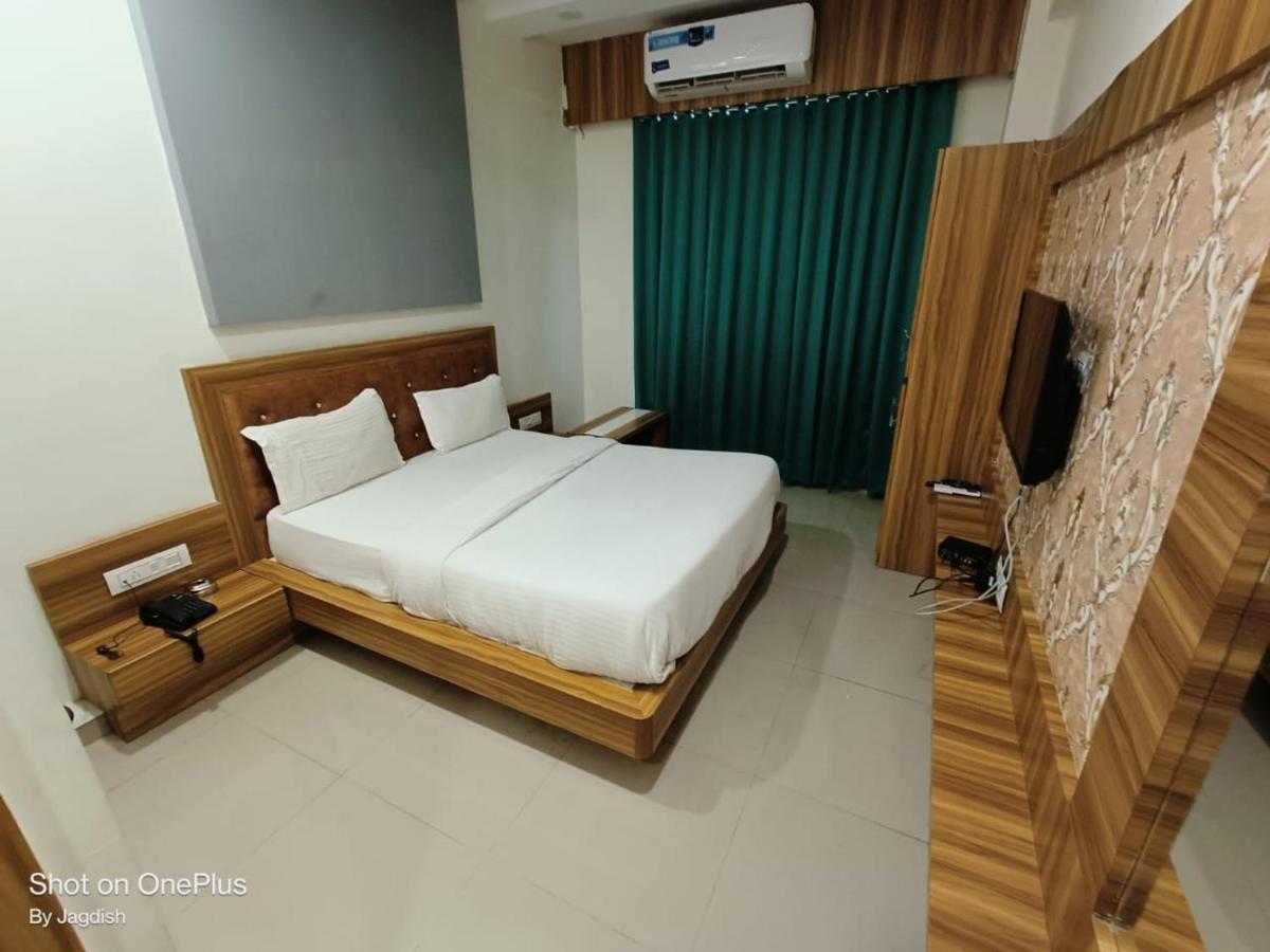 Hotel Asopalav 甘地讷格尔 外观 照片