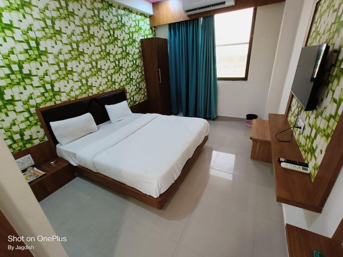 Hotel Asopalav 甘地讷格尔 外观 照片