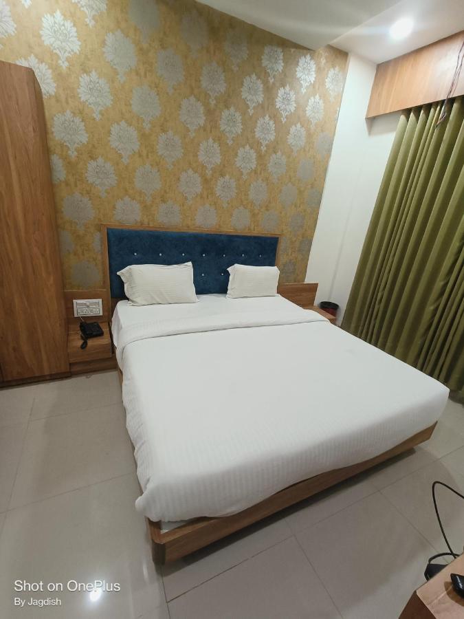 Hotel Asopalav 甘地讷格尔 外观 照片